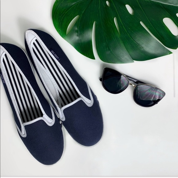 New - LANDS’ END Flat Canvas Shoes Navy/White | 9 - Picture 1 of 6